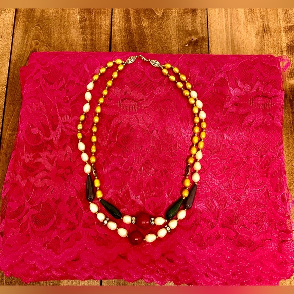 Dainty yet elegant magnet/fuchsia lace saree with beautiful floral lace - Picture 5 of 5